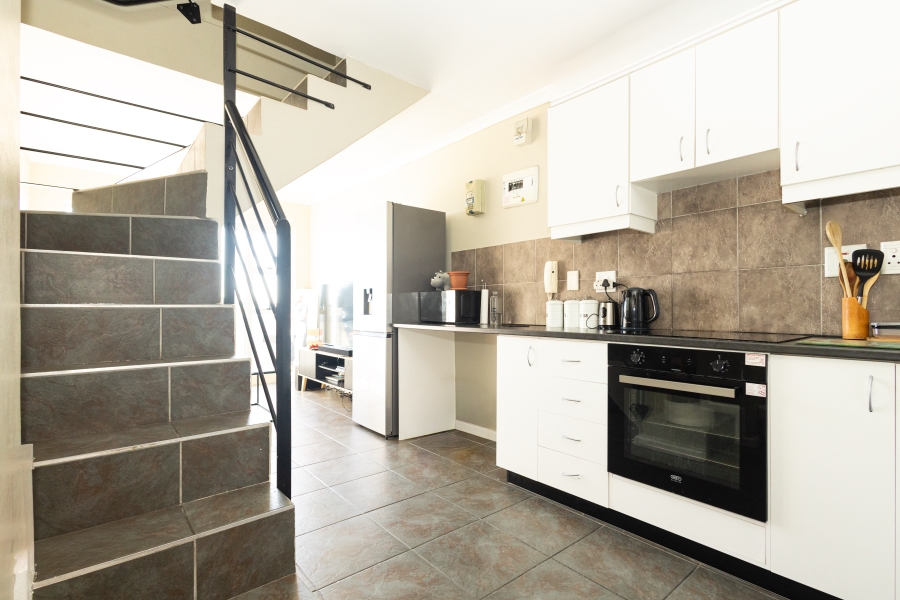 2 Bedroom Property for Sale in Uitzicht Western Cape
